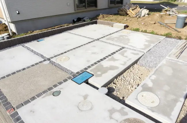 木曾路はすべて山の中である。